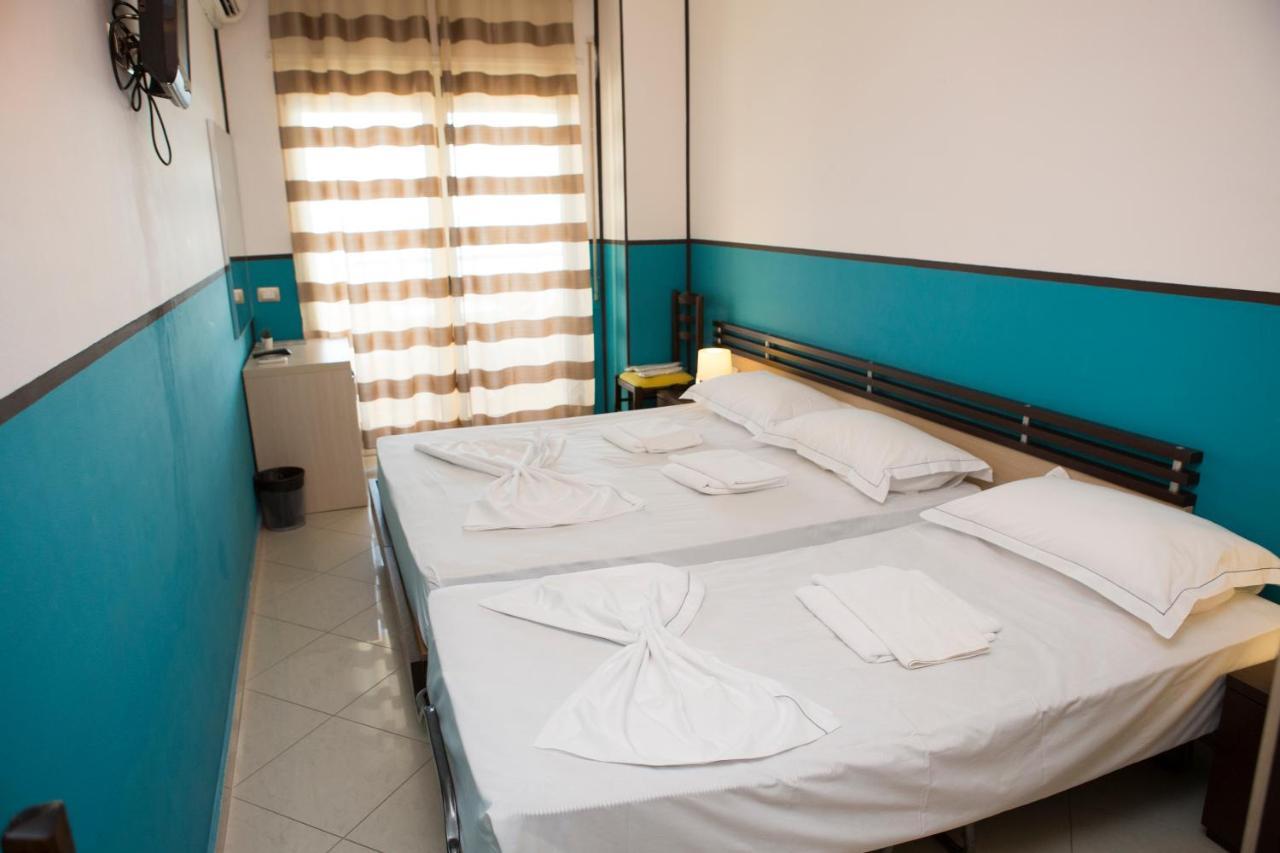 Hotel Vala Драч Екстериор снимка