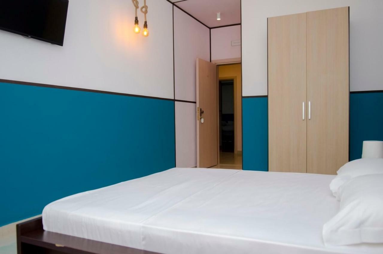 Hotel Vala Драч Екстериор снимка