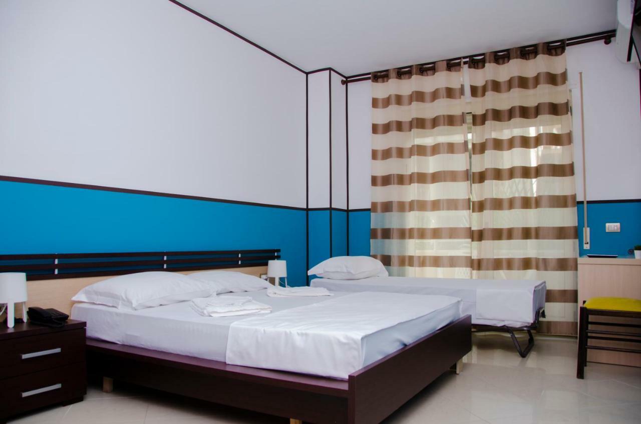 Hotel Vala Драч Екстериор снимка