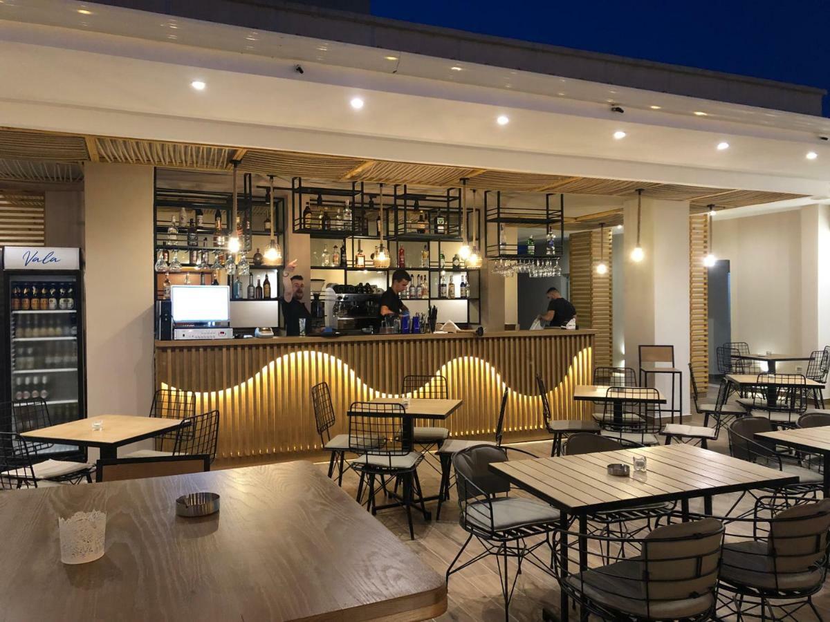 Hotel Vala Драч Екстериор снимка