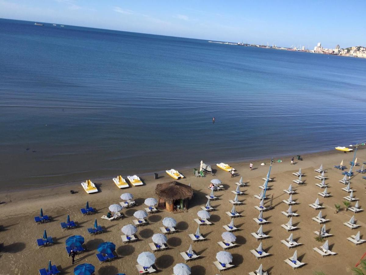 Hotel Vala Драч Екстериор снимка